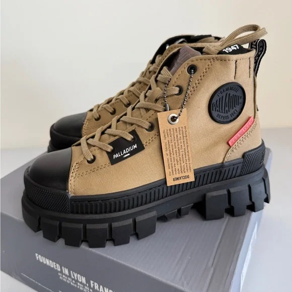 Womens Palladium Revolt Hi TX Platform Boot / Star White / 97242-116-M / Size 10 - Picture 2 of 7